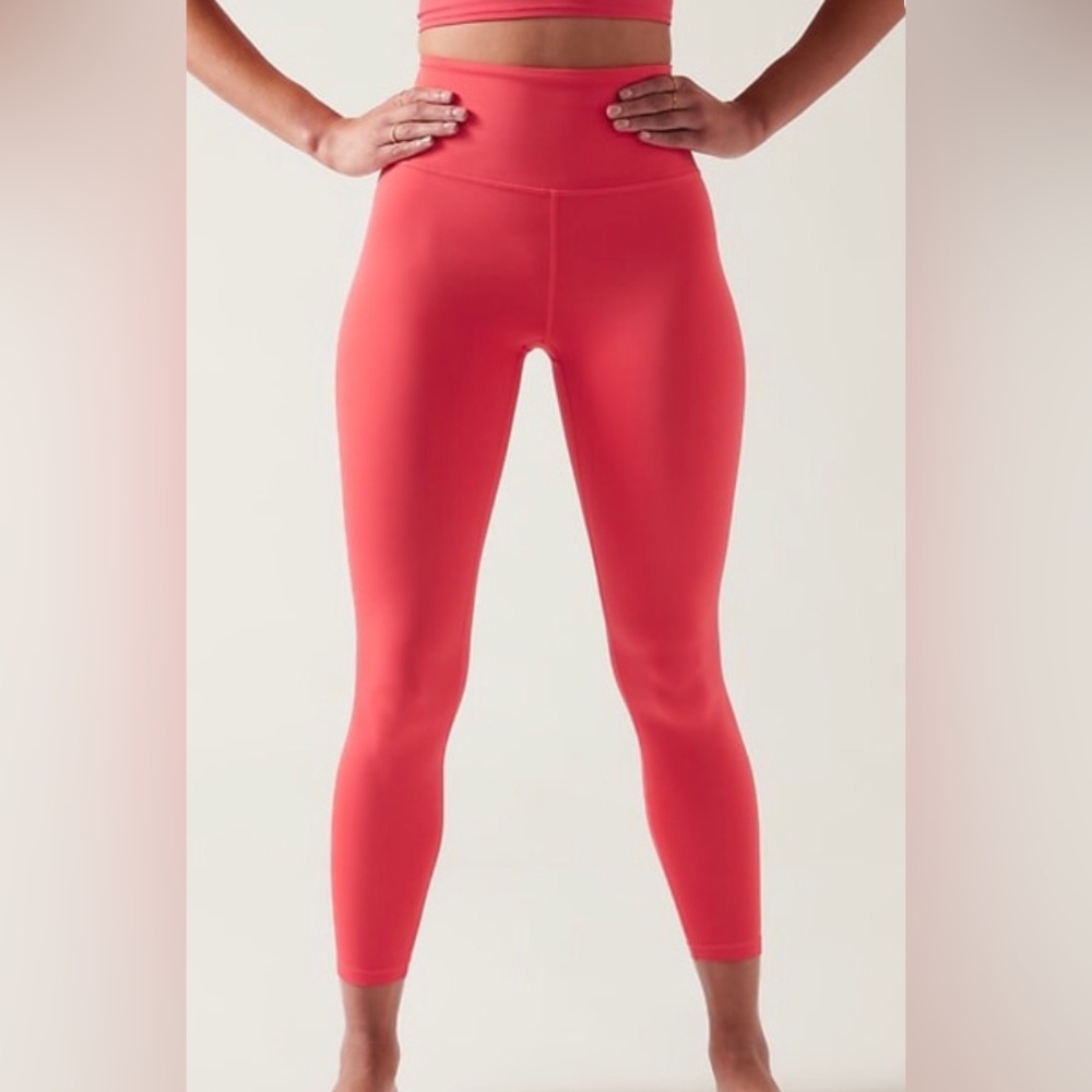 Athleta Ultra High Rise Elation Tight in Amaryllis Pink - Size M